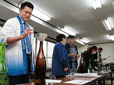 富山の日本酒１６銘柄ブレンド　県酒造組合、１２月発売