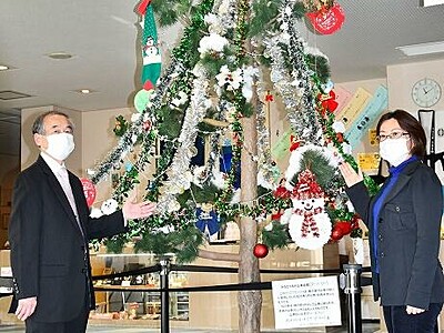山車のマツの木「クリスマツリー」に　敦賀市みなとつるが山車会館
