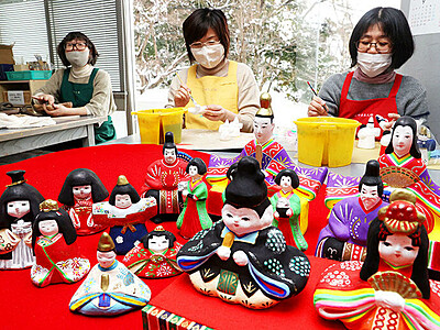 ひな人形作り最盛期　富山の工房