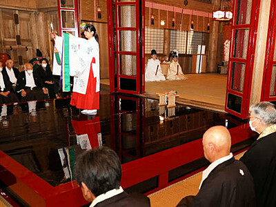 「清明」の大祭、厳か初日　戸隠神社、１カ月の日程始まる