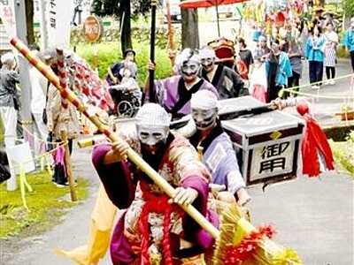 殿様行列ど派手仮装　福井県で伝統行事「はやし込み」