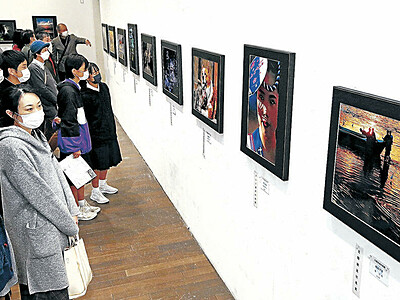 北國写真展　金沢２１世紀美術館で開幕