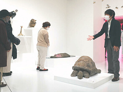 松本「パルコｄｅ美術館」　展示解説で「身近に」