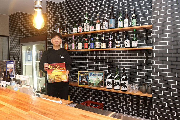 日本酒とボードゲームが楽しめる飲食店を開く東さん