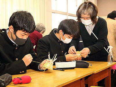 ミニ菅笠作り体験　地元の中学生が伝統産業学ぶ