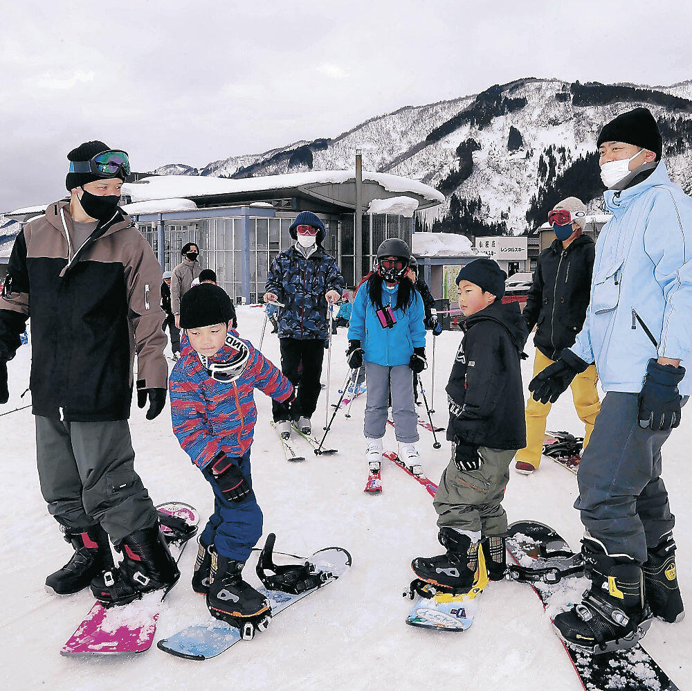 スノーボード客の姿が目立ったゲレンデ＝白山市の白山一里野温泉スキー場