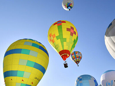 熱気球の祭典30回目支えて　５月の佐久バルーンフェス
