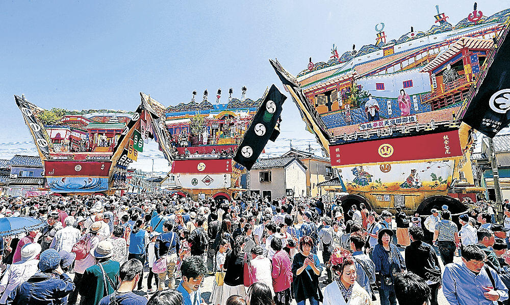 ３年ぶりの巡行が検討されている青柏祭の山車「でか山」＝２０１９年５月、七尾市内