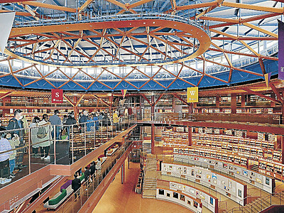 胸膨らむ知の殿堂　新石川県立図書館で竣工式、見学ツアー開催