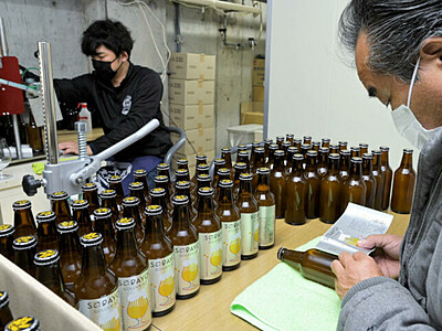 発泡酒に青木産タチアカネ　村の合併65周年記念、上田で醸造
