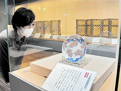 華やかな花鳥画で春感じて　福井市立郷土歴史博物館で企画展