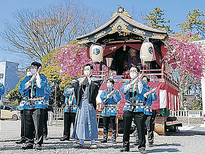 桜飾りの山車お目見え　重蔵神社　石川県輪島・曳山祭２日目