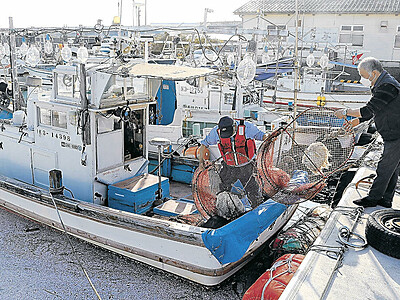 美川漁港、１カ月遅れで漁開始　土砂撤去で航路確保　１００キロ水揚げ「大漁で取り返す」
