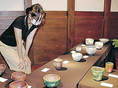 金大生制作の茶器３７点展示　石川国際交流サロン