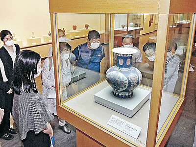 「陶聖」の息づかい感じ　生誕１５０年・板谷波山展　県立美術館で幕開け