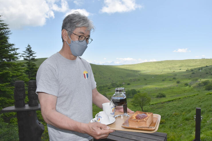 「ころぼっくるひゅって」で高原の景色を見ながら食べられる朝食
