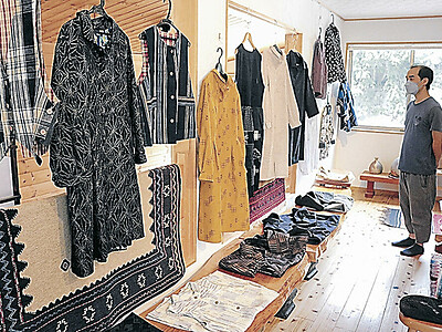着物で創作衣服１００点　金沢・東市瀬町で展示
