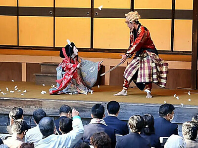 かけ声は出せねども拍手で喝采　大鹿歌舞伎、３年ぶりに有観客公演