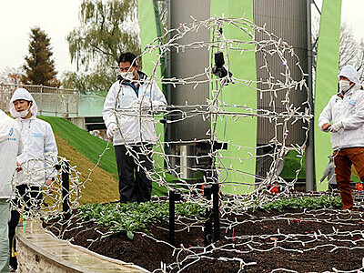 電飾イベントへ市民１５３人が準備　砺波チューリップ公園