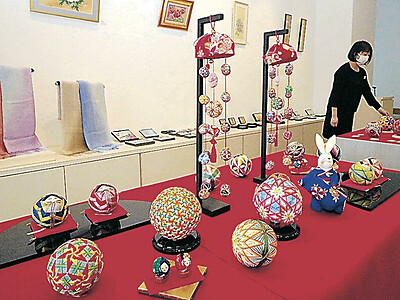 新春彩る工芸品並ぶ　加賀の雅展