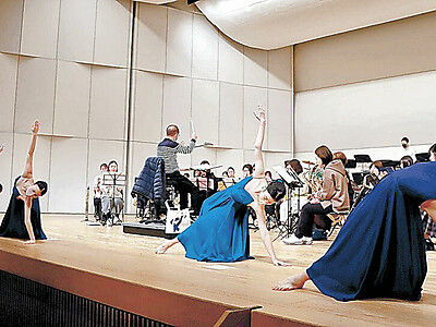 サクソフォンとバレエ共演　小松・２２日開催へ合同練習