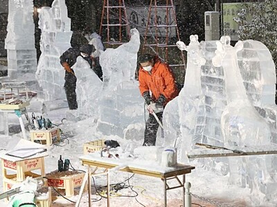 松本市で国宝松本城氷彫フェスティバル開幕　２８日は夜を徹してコンクール