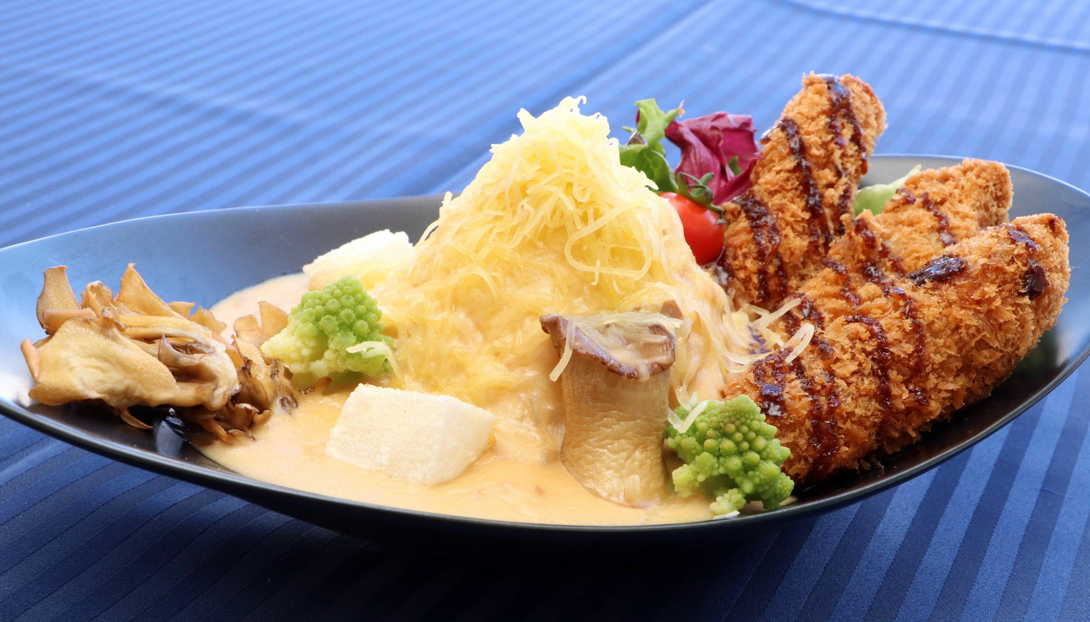 多彩な楽しみのあるゲレンデを多彩な食材で表現した「舞子雪山カレー」