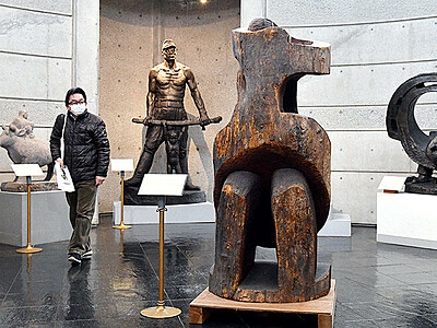 ３４年の軌跡たどる　庄川美術館、最後の企画展開幕　松村の彫刻中心に５０点