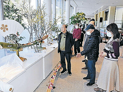 ツバキ２００品種鮮やか　金沢・しいのき迎賓館　１日から展示会
