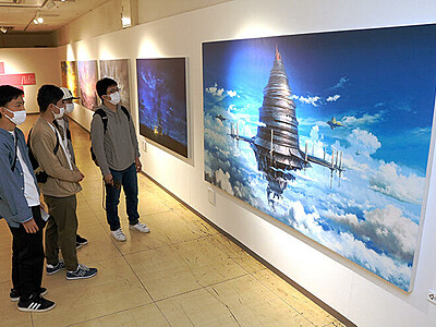 人気アニメの世界満喫　富山大和で「ソードアート・オンライン」展