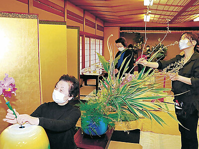 春満開、調和の美　小原流南加賀支部　創立６０周年記念花展　小松・安宅で８日開幕