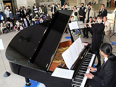 「開放的な空間、演奏気持ち良さそう」　松本駅の「夢ピアノ」復活