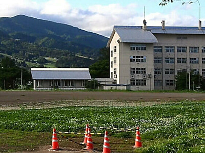 飯山の新校名「城北」に　市教委最終案「虹の丘」は撤回
