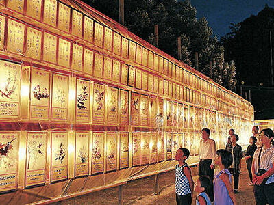 鎮魂と平和祈る明かり　石川護国神社で「みたままつり」