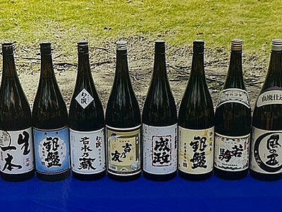 富山の地酒飲み比べ楽しんで　県酒販青年会連合会、月替わりで届ける
