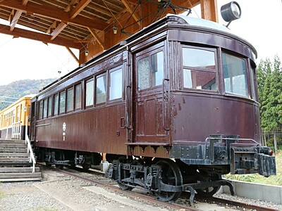 69年ぶりの汽笛ってどんな響き！？鳴らしてみよう！新潟県内最古の木造車両・モハ１「は、はよ鳴らしたい（うずうず）」、ＥＤ１・モハ６１「わしらも...」　11月19日加茂市でイベント