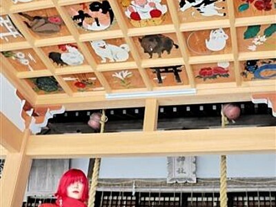 賀茂神社に華やか天井画３６枚　芸術家・西野カインさん