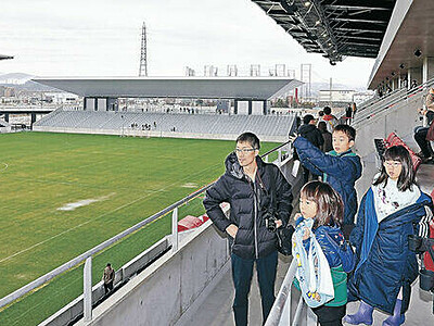 多彩なシート「わくわく」　 金沢スタジアム、初の一般内覧会　 ツエーゲン新本拠地