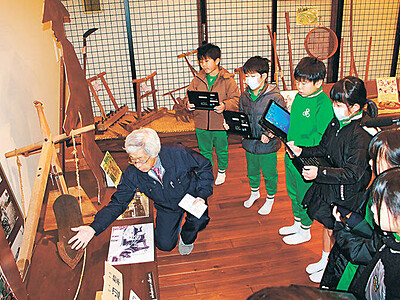 児童がＡＲで先人の暮らし知る　富山県砺波市の散居村ミュージアム民具館