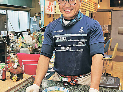 富山県黒部市でうどん店開業１周年　山田さん（大阪出身）、名水に魅せられ麺・つゆに使用