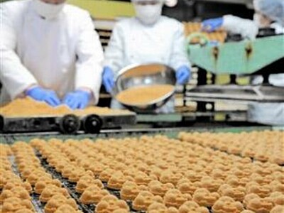 お多福型豆らくがん　福井県敦賀市の伝統菓子　節分前に製造ピーク