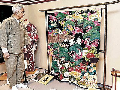 昭和初期の着物並ぶ　金沢の加賀友禅店