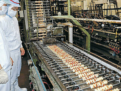 ビタミンちくわ生産再開　 七尾・スギヨ、被災全工場で製造
